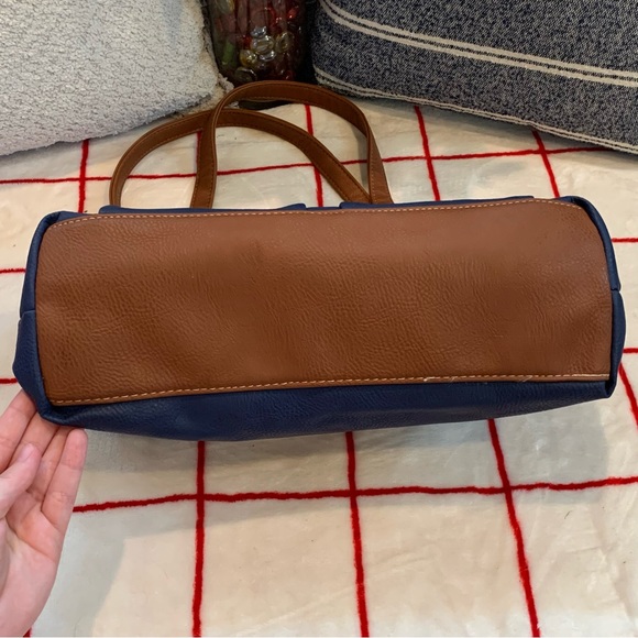 Alfred Dunner Leather Shoulder Bag - Picture 3 of 11